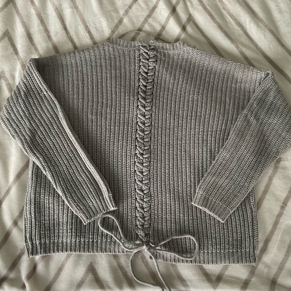 Vera Moda Oversized Women’s Gray Knit Sweater with Tie Up Back Detail Size Small - Picture 7 of 9